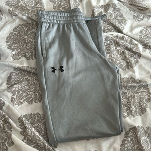 Boys medium under Armour cold gear pants.